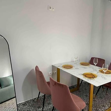 Family Apartment With Private Yard Next To Agios Dimitrios Church 테살로니키 외부 사진